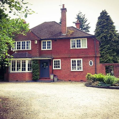 Rosemead Guest House Claygate Экстерьер фото