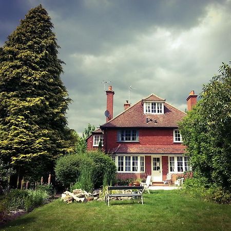Rosemead Guest House Claygate Экстерьер фото