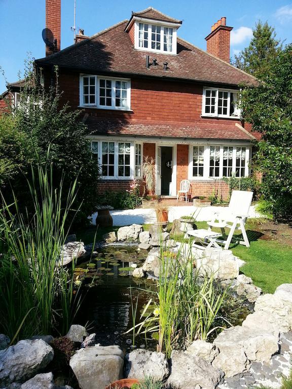 Rosemead Guest House Claygate Экстерьер фото