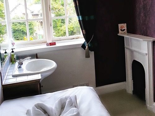 Rosemead Guest House Claygate Экстерьер фото